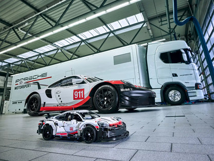Porsche 911 RSR (1580 peças)