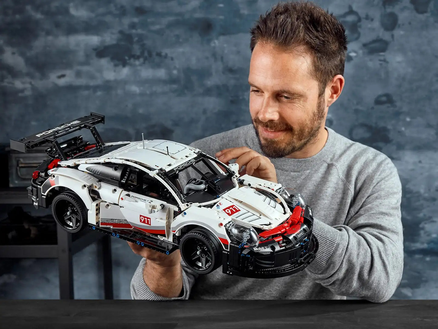 Porsche 911 RSR (1580 peças)