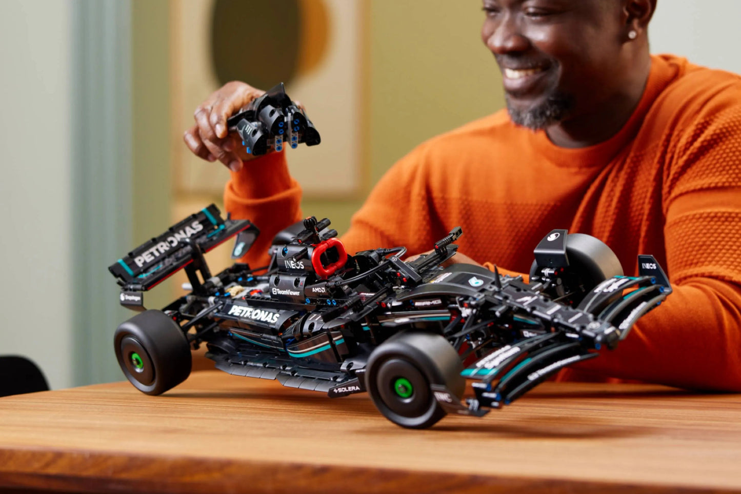 Mercedes AMG F1 - W14