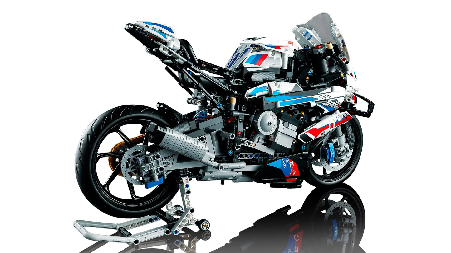 BMW M 1000 RR (1920 peças)