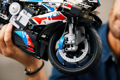 BMW M 1000 RR (1920 peças)