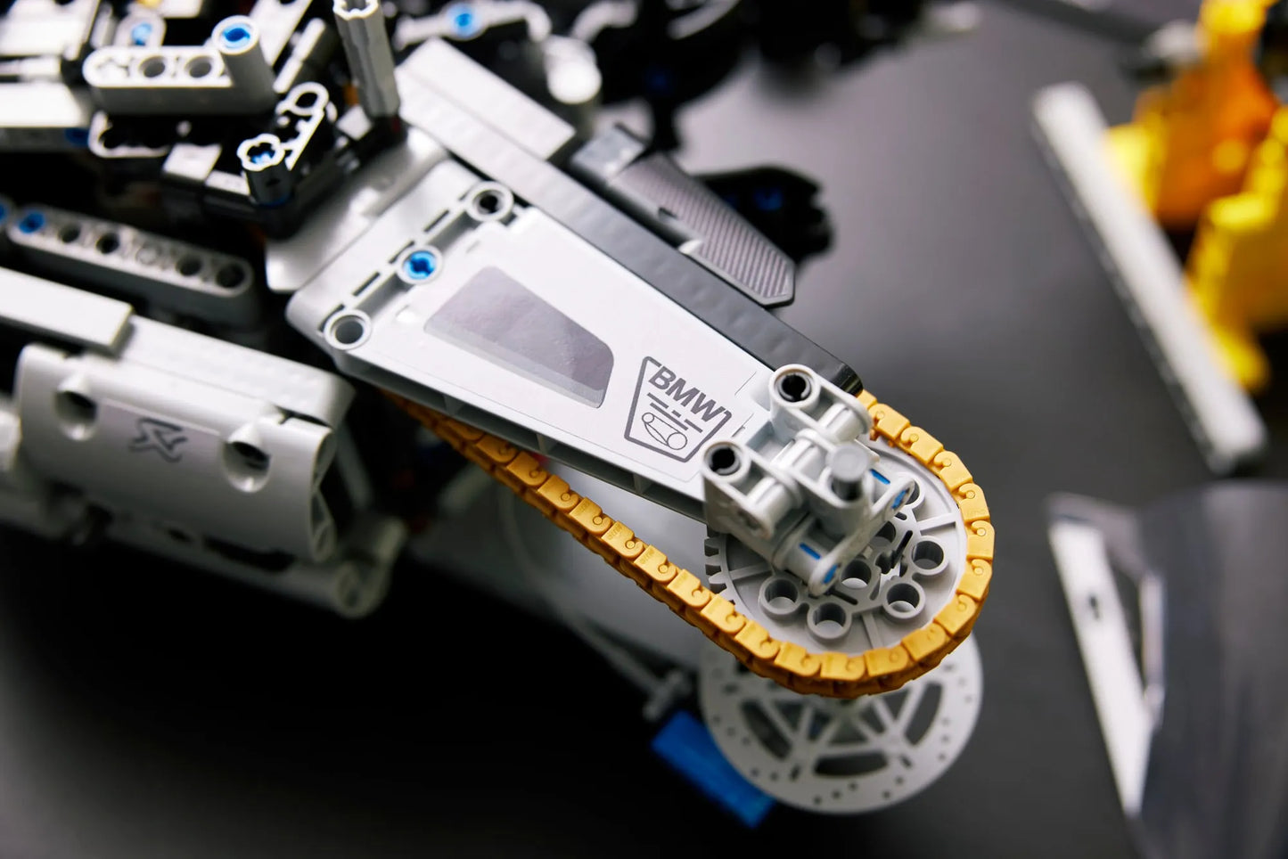 BMW M 1000 RR (1920 peças)